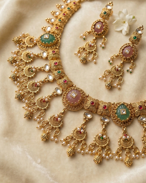 Mrinalini Necklace Set (Pink Gold)