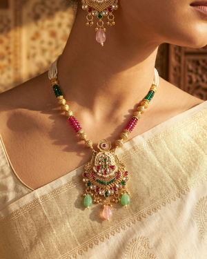 Rajvaibhav Necklace Set