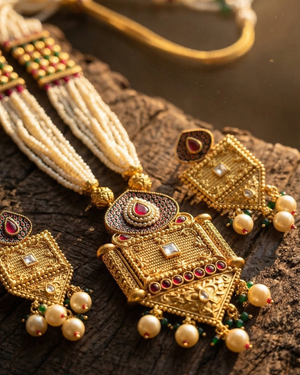Oraya Necklace Set
