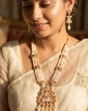 Shweta Pushp Necklace Set