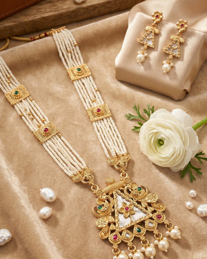 Shweta Pushp Necklace Set