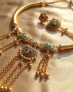 Gulnaar Tassel Necklace (Light Green)