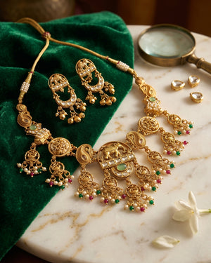 Amravati Necklace Set