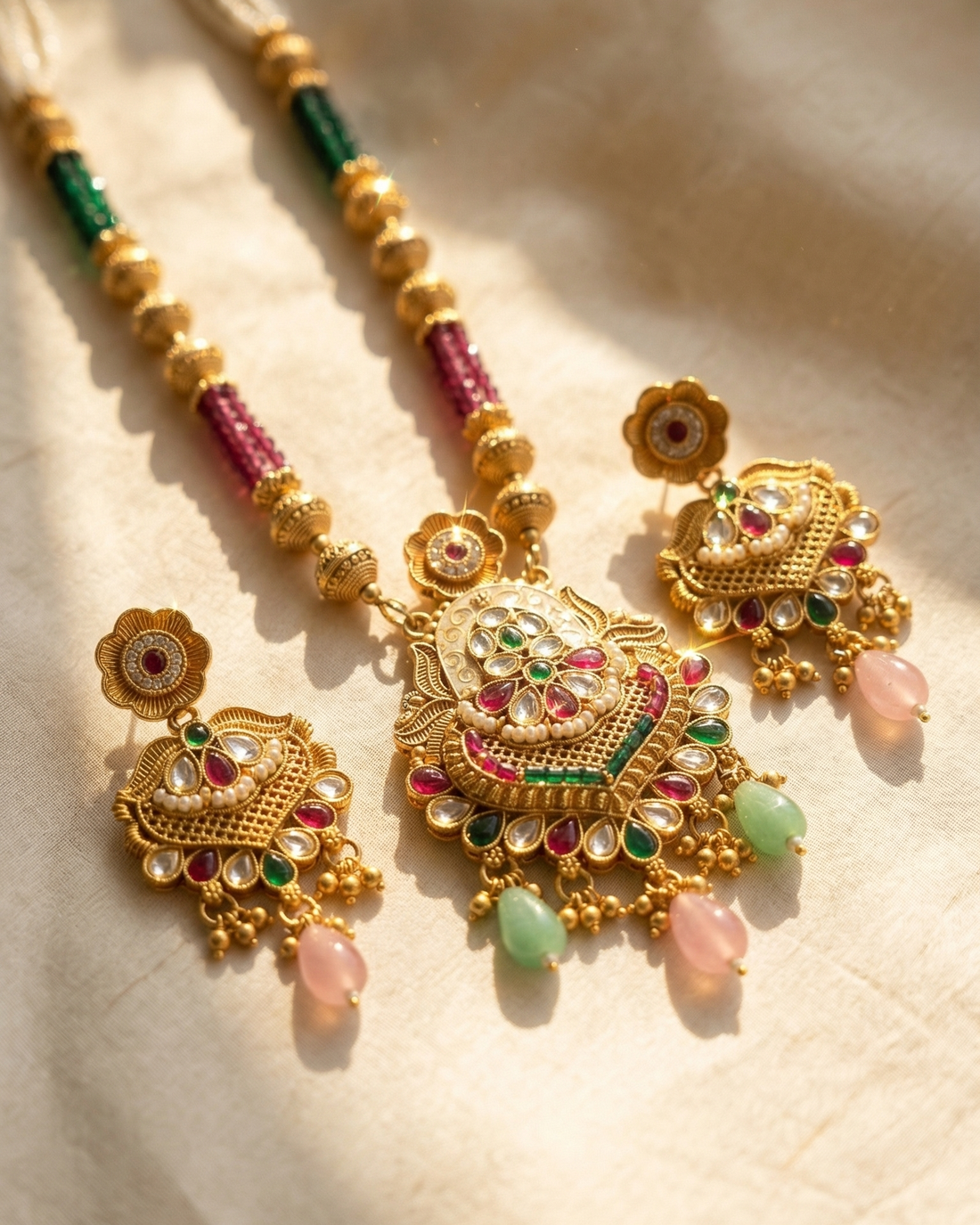Rajvaibhav Necklace Set