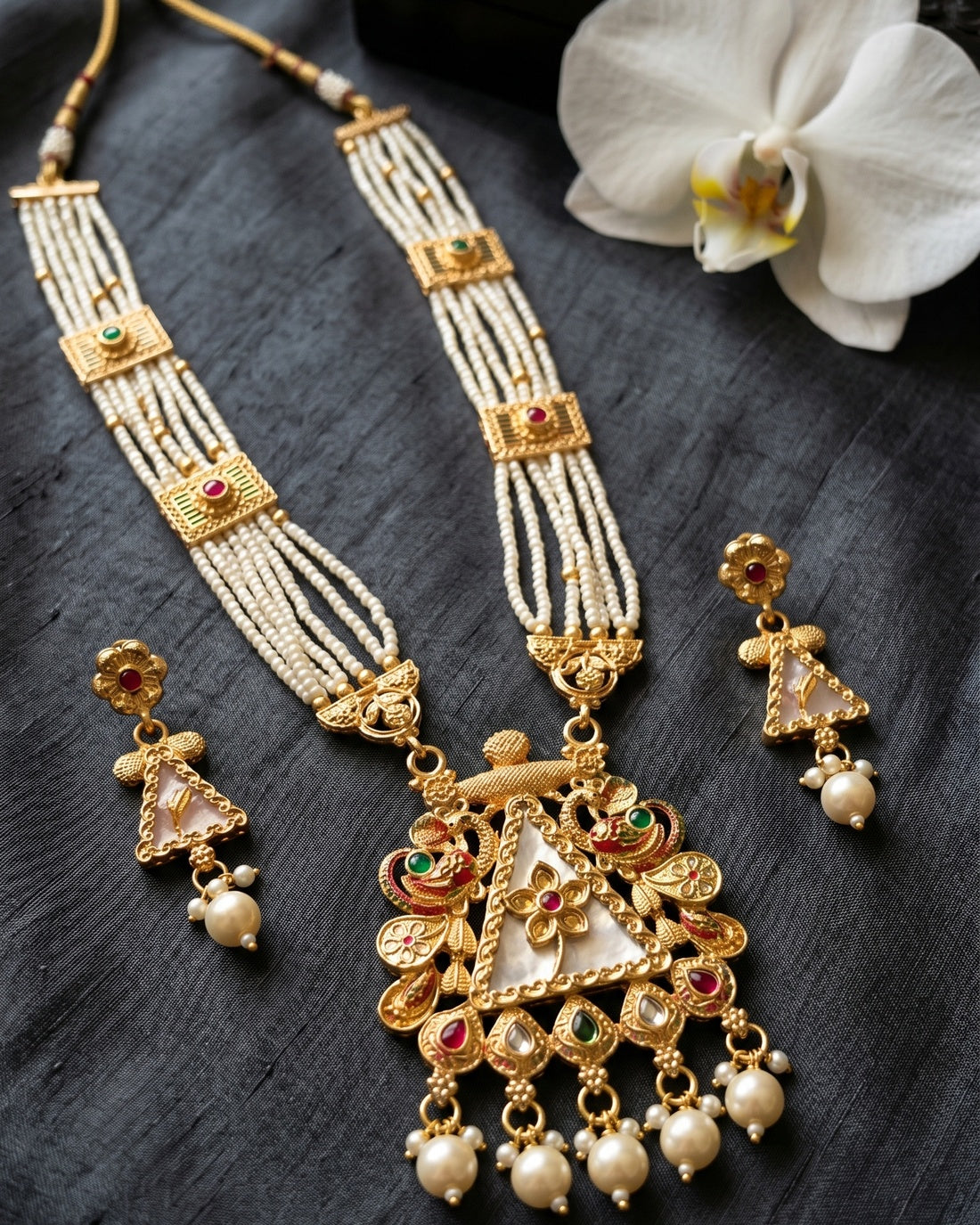Shweta Pushp Necklace Set